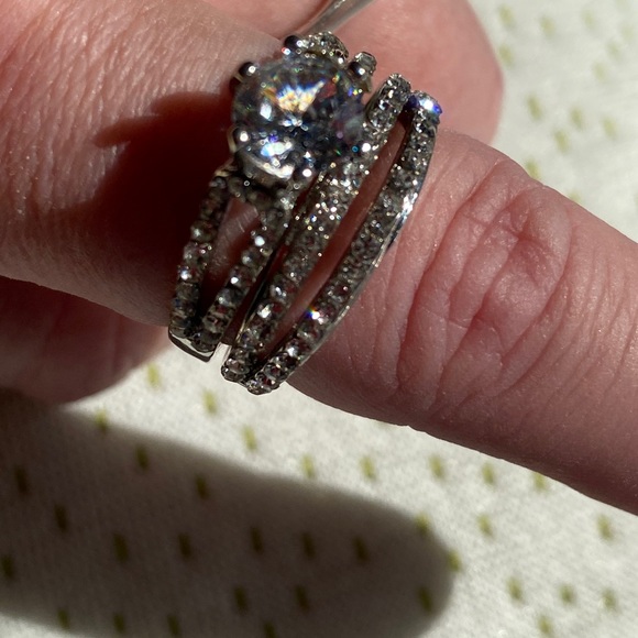 🔥ENGAGMENT RING🔥 - Picture 1 of 4